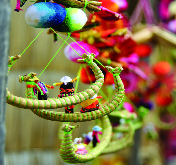  작은 기념품을 사는데도 고민하게 만드는 배낭여행 