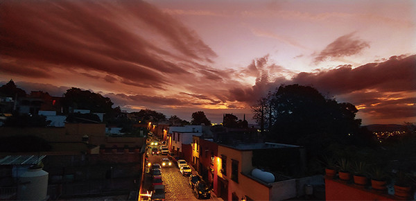 산 미겔의 석양,  호텔 옥상에서 본 풍경
