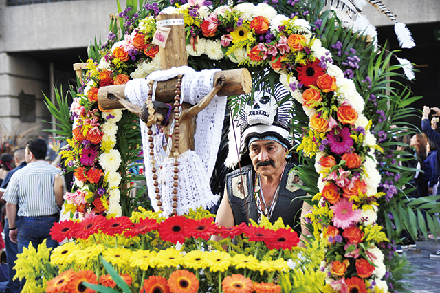 기독교와 원주민의 신앙이 어떻게 하나가 될 수 있었는지 궁금하다