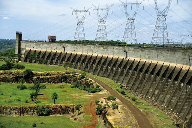 세계 최대 수력발전소의 위엄이 느껴진다