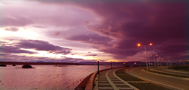 해질 무렵의 엘 칼라파테. 가로등이 하나둘 켜지고 있다