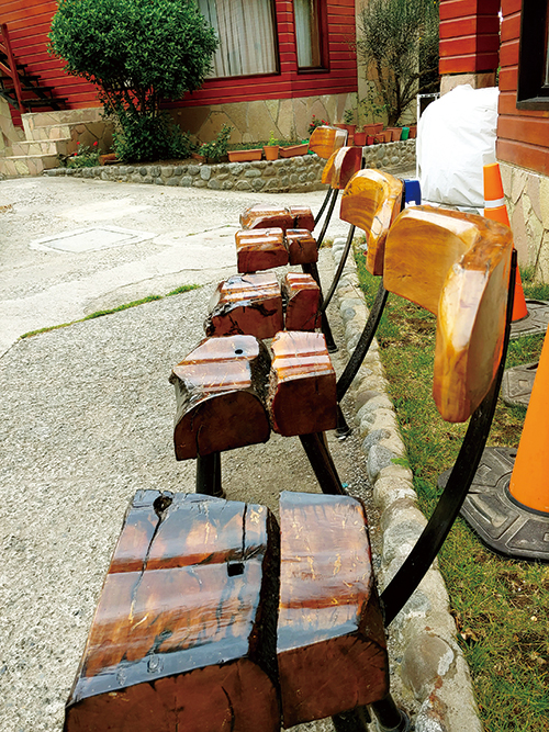 길가에 놓여 있는 벤치도 멋스런 엘 칼라파테