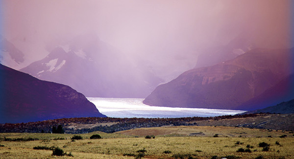 저 멀리 보이는 하늘색 물빛이 보인다. 모레노 빙하다