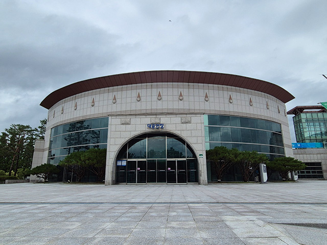 함안문화예술회관 전경