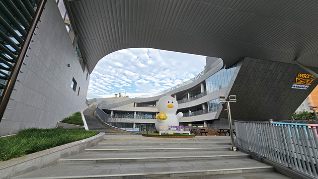 서부복합문화센터 외부계단