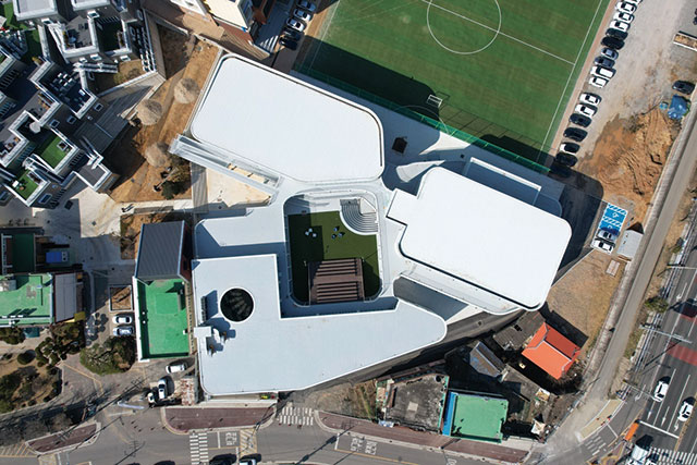 사천 용남중학교 ‘미래피움’과 연결되는 외부동선