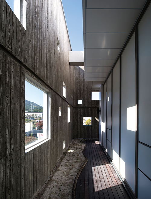 산란된 간접광이 인상적인 서정웨딩 내부