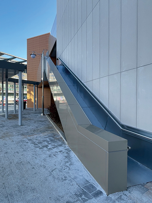 비상 상황에 대비한 피난미끄럼틀