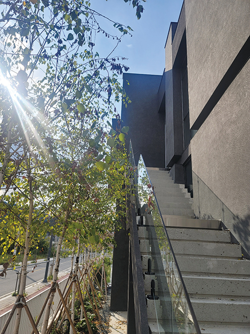 스퀘어 팩토리 외부 계단