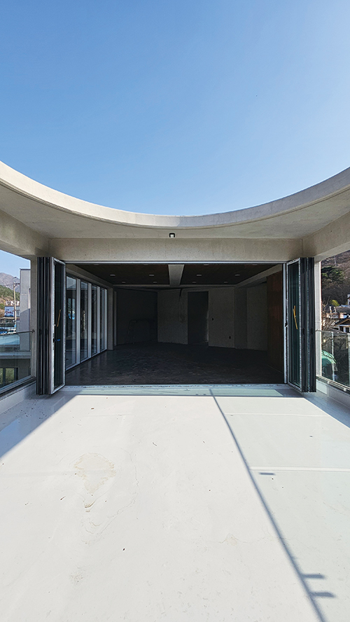 ‘우아한 Elegant’의 내외부 경계