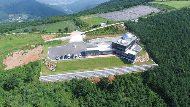 주변 자연 경관이 수려한 거창 인공위성 레이저 관측소 전경