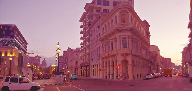 어느 길로 가야 하나. 하나를 선택하면 하나를 포기해야 한다. 욕망이 가리키는 방향으로 가야지