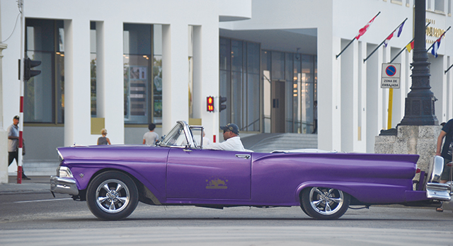 더 빨리 달리고 싶은 인간이 만든 창조물이다