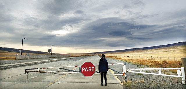 멈춰. 더 가고 싶으니 이제는 멈춰야 할 때. 칠레와 아르헨티나 국경선이다