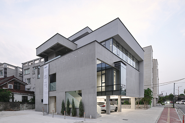 진주시 신안동에 위치한 ‘나불천가-PAC갤러리’ 전경