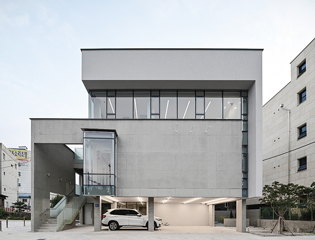 진주시 신안동에 위치한 ‘나불천가-PAC갤러리’