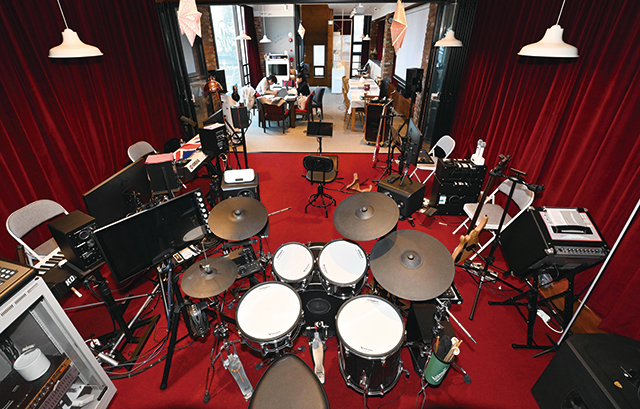 김해시 진영읍에 위치한 ‘THE LOUNGE M’ 내부