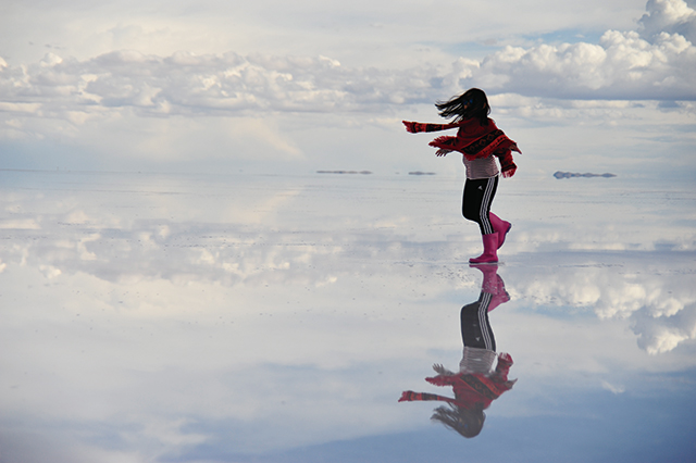 아래와 위의 개념이 무너지는 살라르 데 우유니